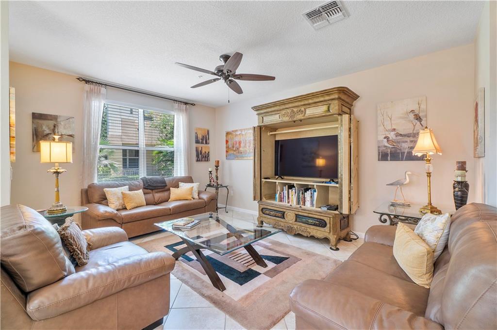 BLUE LAKE TOWNHOMES - Residential