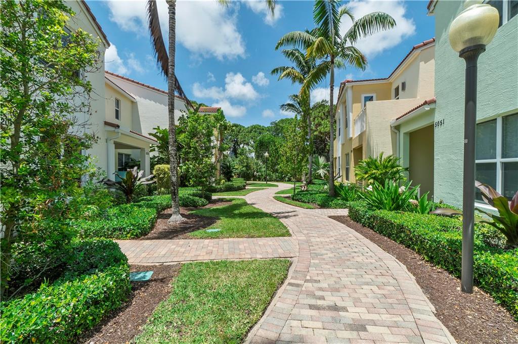 BLUE LAKE TOWNHOMES - Residential
