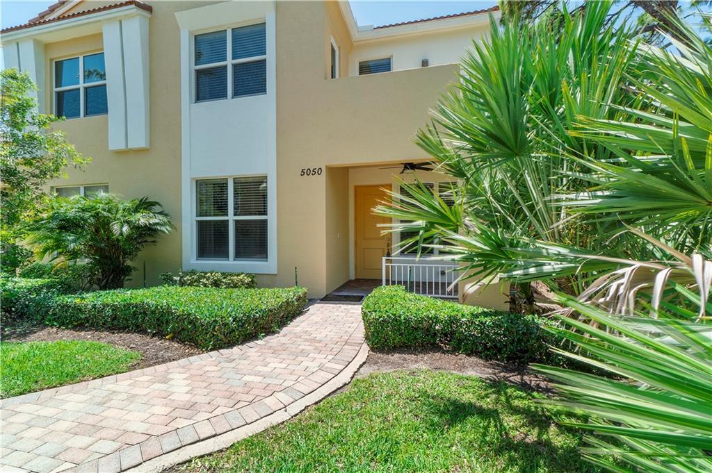 BLUE LAKE TOWNHOMES - Residential