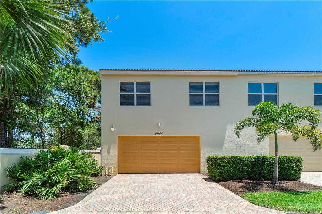 BLUE LAKE TOWNHOMES - Residential