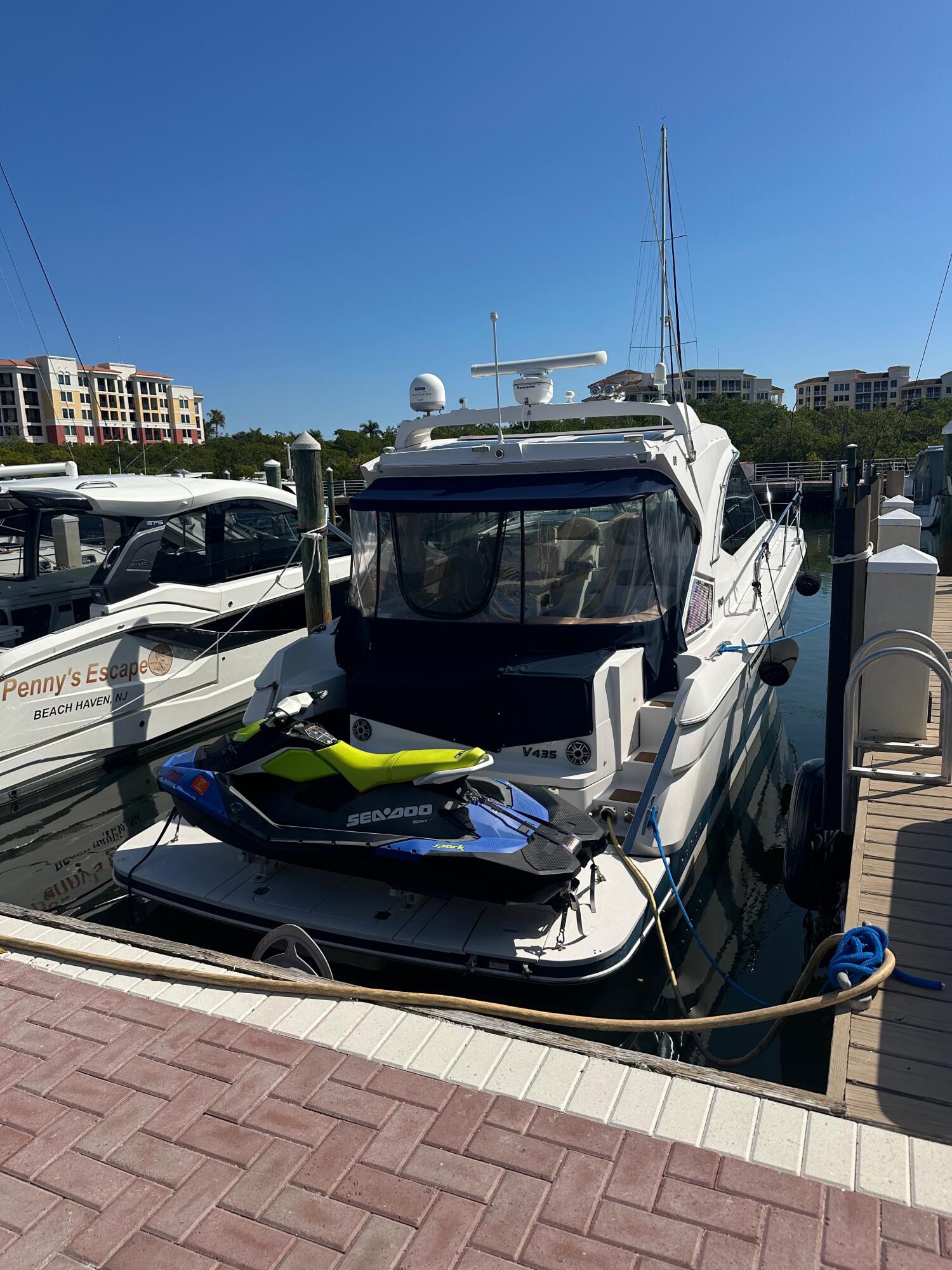 JUPITER YACHT CLUB - Land