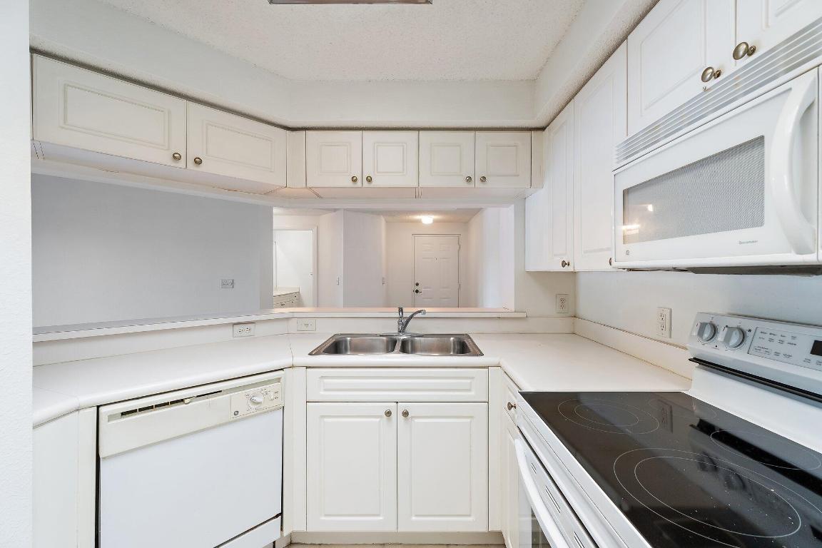 SAN MATERA THE GARDENS CONDO - Residential