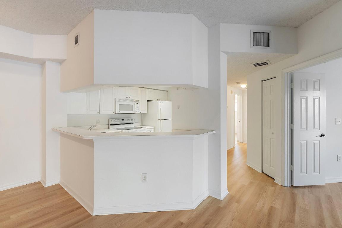 SAN MATERA THE GARDENS CONDO - Residential