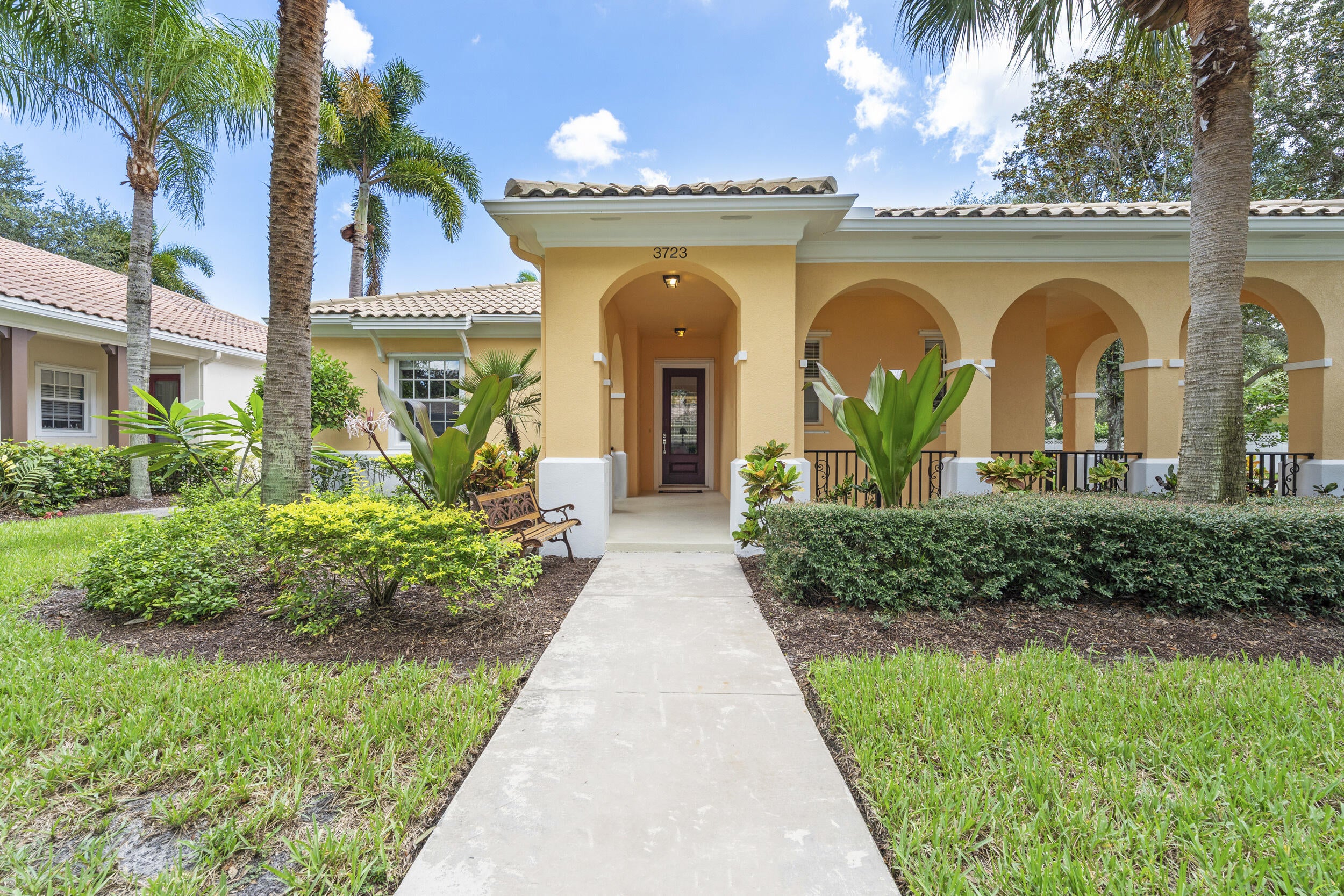 3723 COMMUNITY Drive