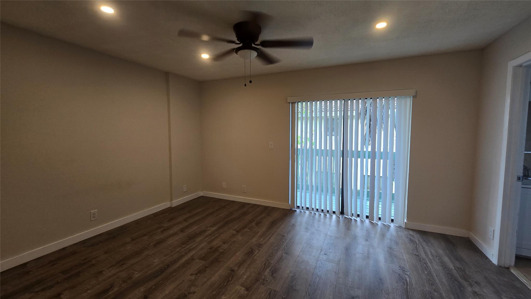 CORAL SPRINGS COUNTRY CLU - Residential Lease