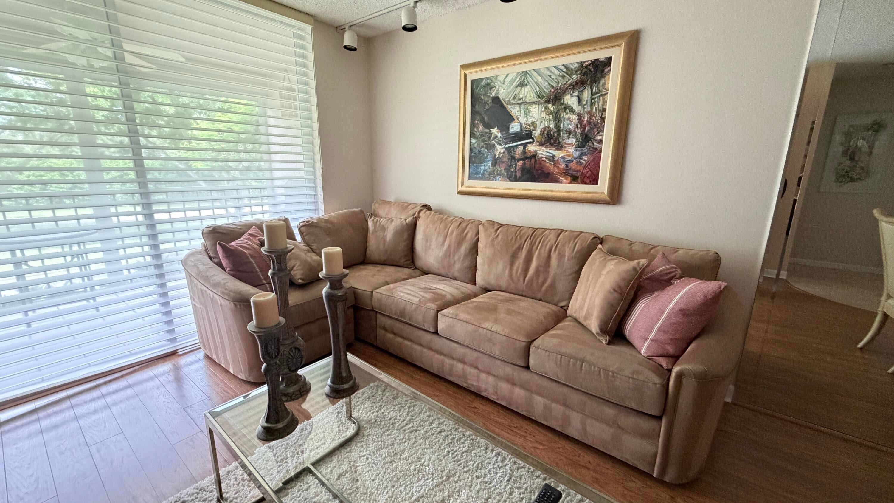 6865 Huntington Lane 203