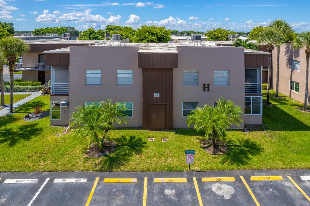 Photo of 374 Piedmont H, Delray Beach, FL 33484 (MLS # B26085346)