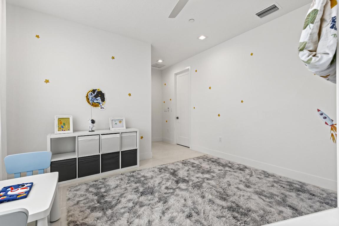 AVENIR POD 15 | APEX AT AVENIR - Residential Lease