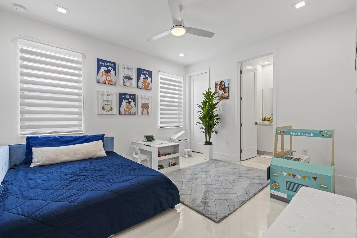 AVENIR POD 15 | APEX AT AVENIR - Residential Lease