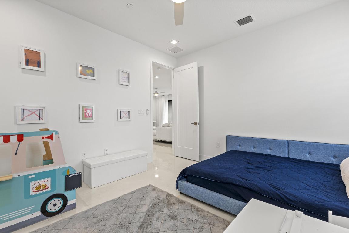 AVENIR POD 15 | APEX AT AVENIR - Residential Lease