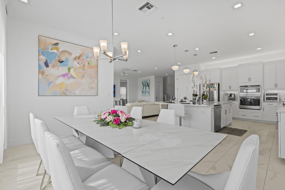 AVENIR POD 15 | APEX AT AVENIR - Residential Lease