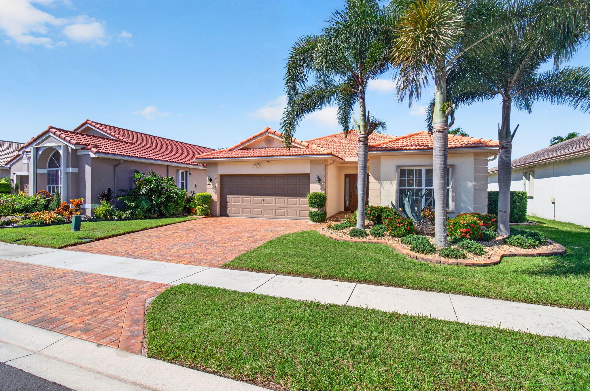 Properties 10398 Utopia Circle E