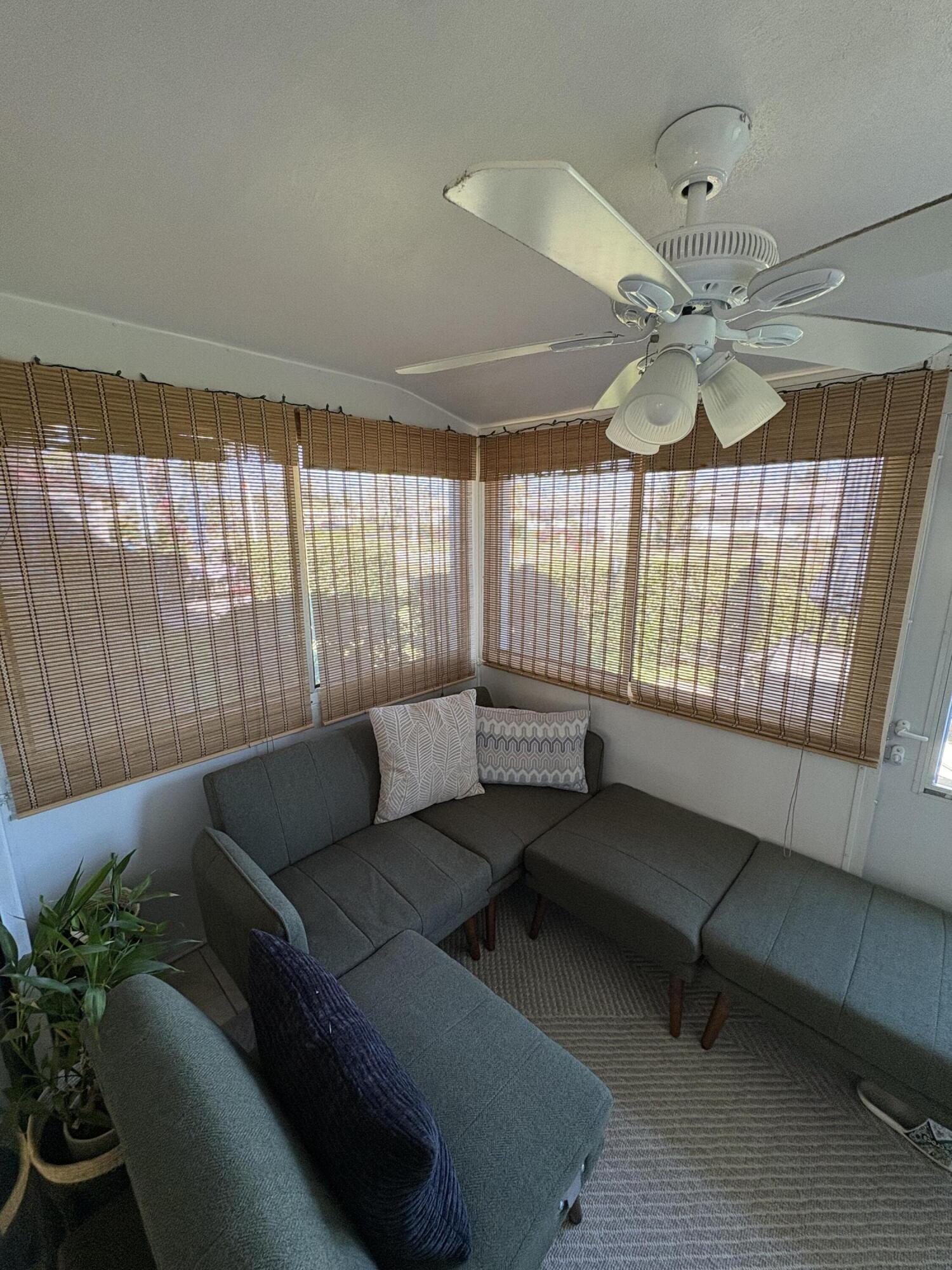 CRESTHAVEN VILLAS CONDO 18 - Residential