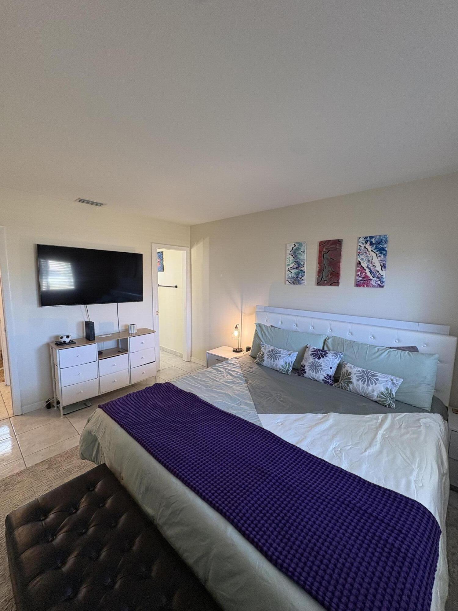 CRESTHAVEN VILLAS CONDO 18 - Residential