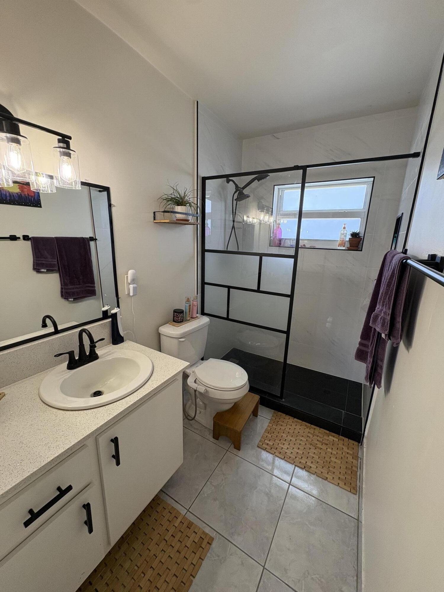 CRESTHAVEN VILLAS CONDO 18 - Residential