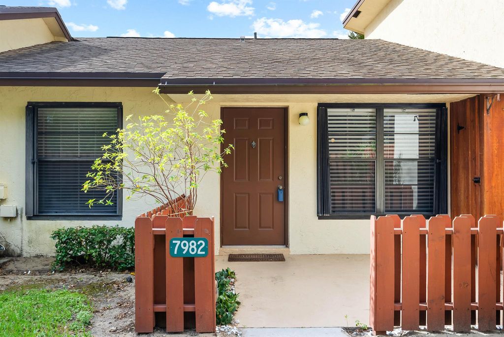 Photo of 7982 SE Villa Circle #B2707, Hobe Sound, FL 33455 (MLS # R11081000)