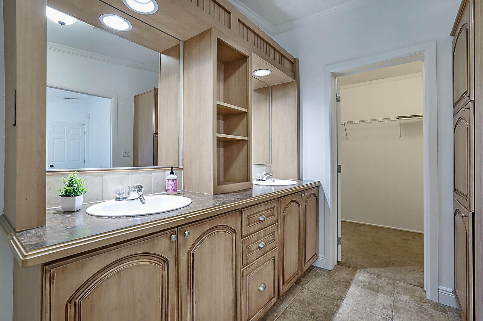 LINCOLN PARK - Residential