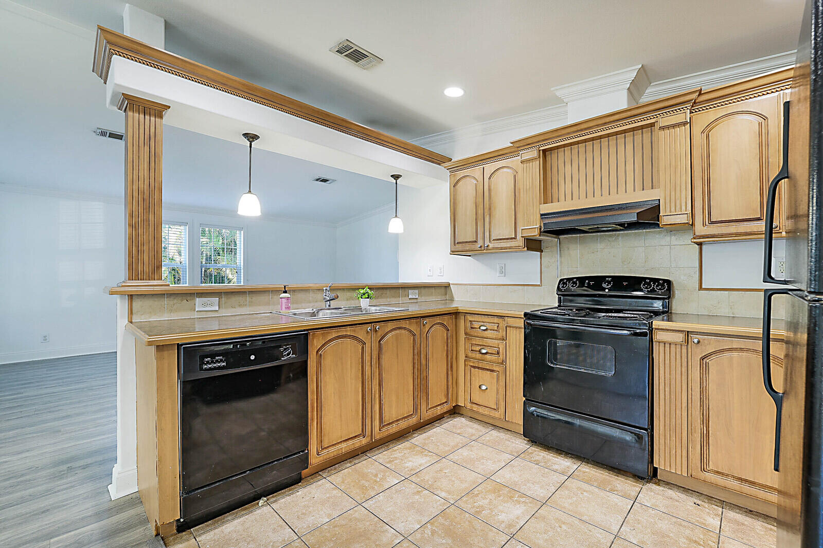 LINCOLN PARK - Residential