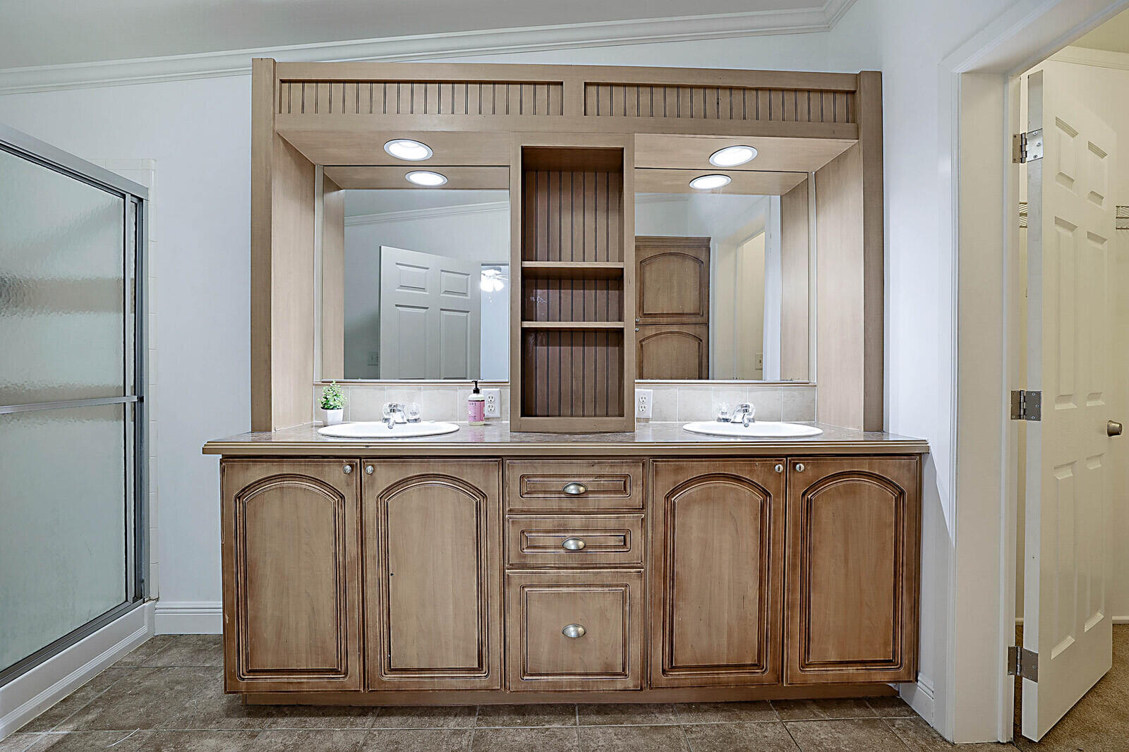 LINCOLN PARK - Residential