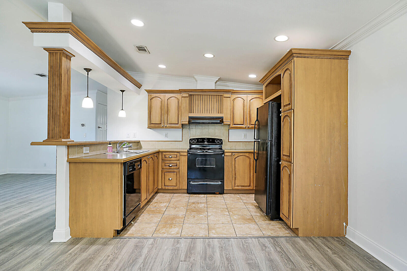 LINCOLN PARK - Residential