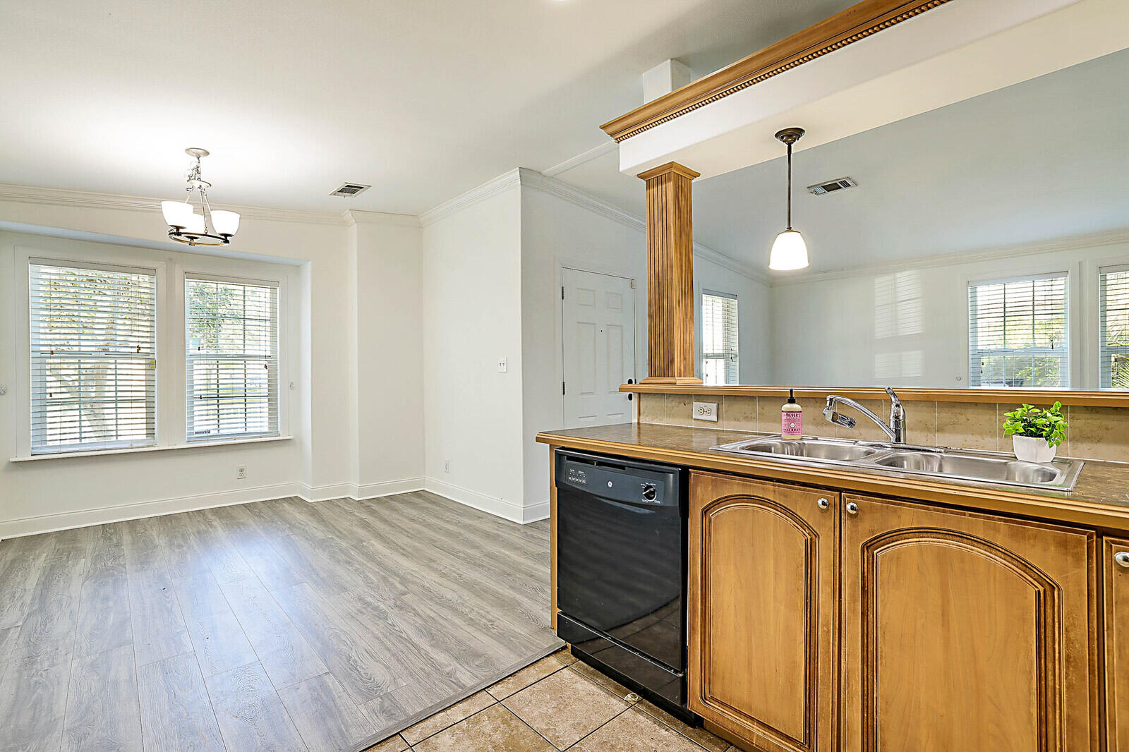 LINCOLN PARK - Residential