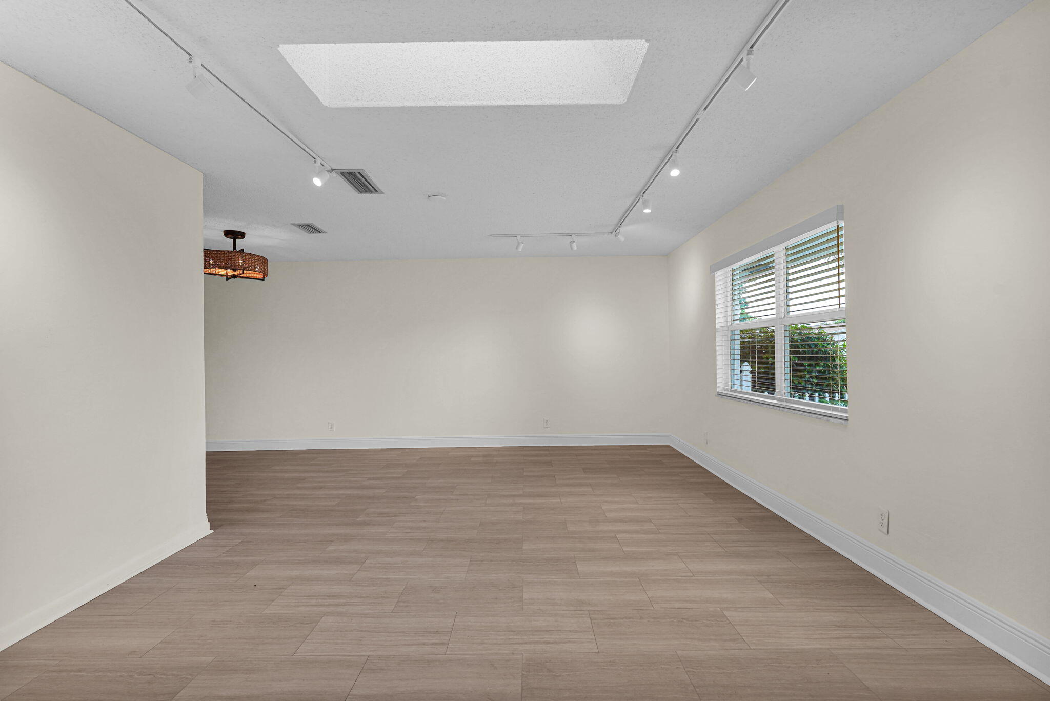 1050 NW 73RD Terrace
