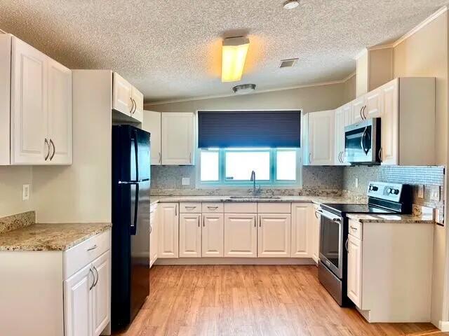 PALM BREEZES - Residential