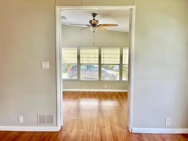 PALM BREEZES - Residential