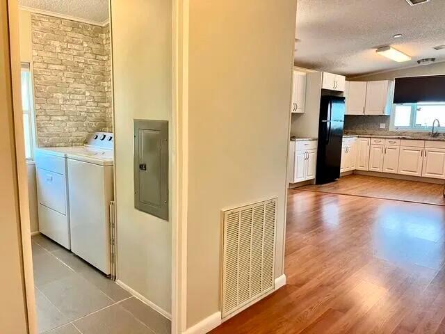 PALM BREEZES - Residential