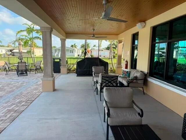 PALM BREEZES - Residential