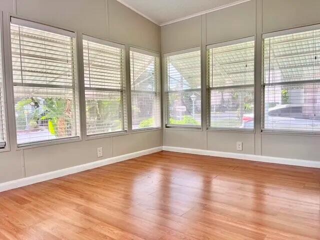 PALM BREEZES - Residential