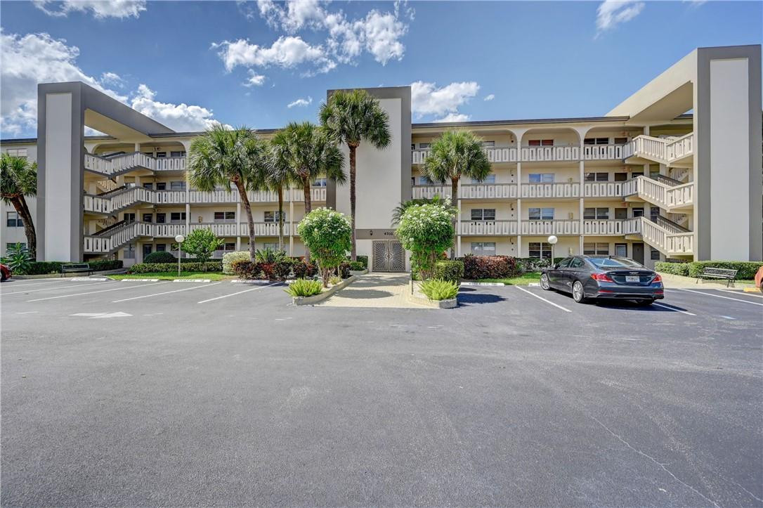WYNMOOR CONDOS - Residential