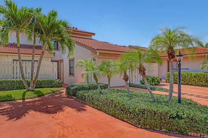Photo 1 of 38 — 131 PALM Avenue 31, Jupiter, FL 33477