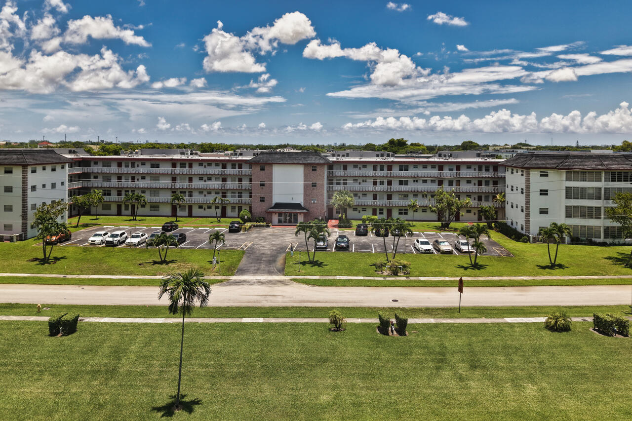 4140 NW 44th Avenue 411, Lauderdale Lakes FL 33319