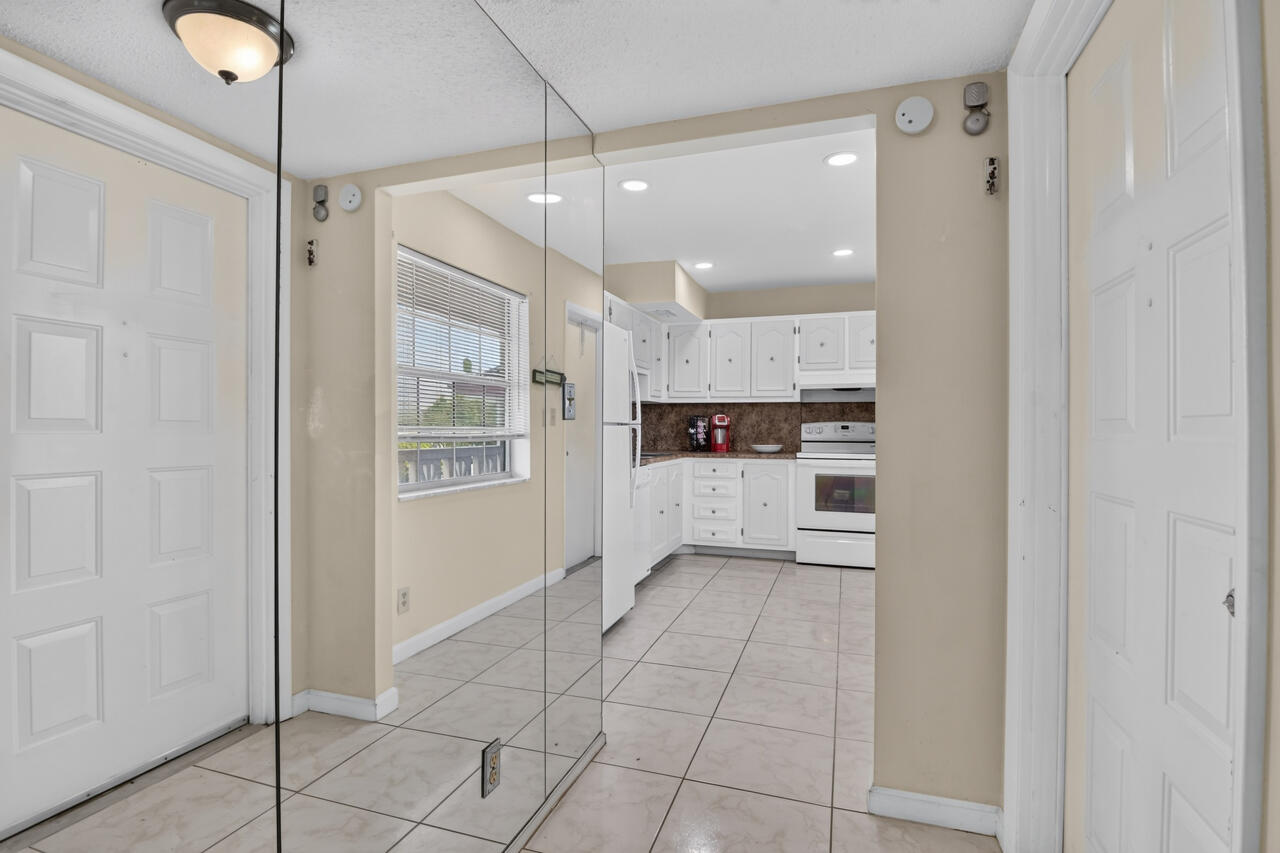 View photos, virtual tours, details... 4140 NW 44th Avenue 411