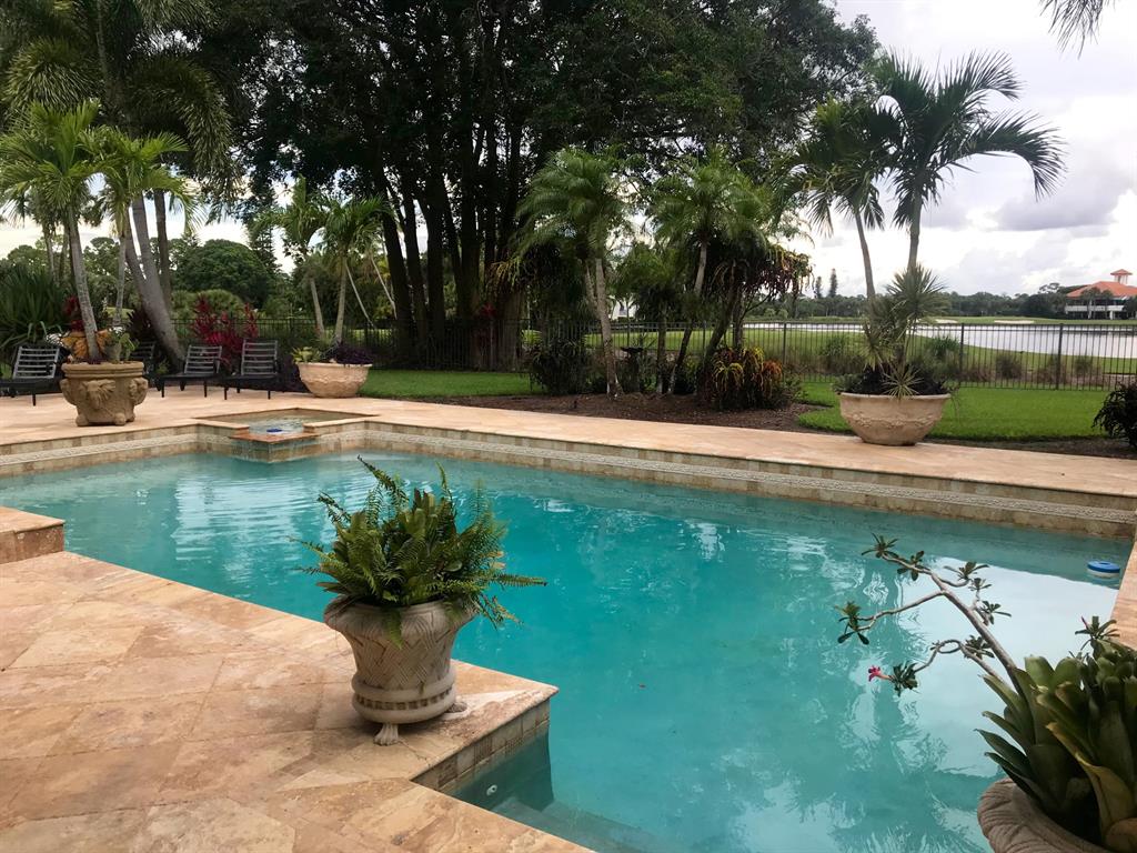 BREAKERS WEST - Residential