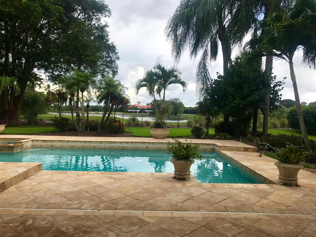 BREAKERS WEST - Residential