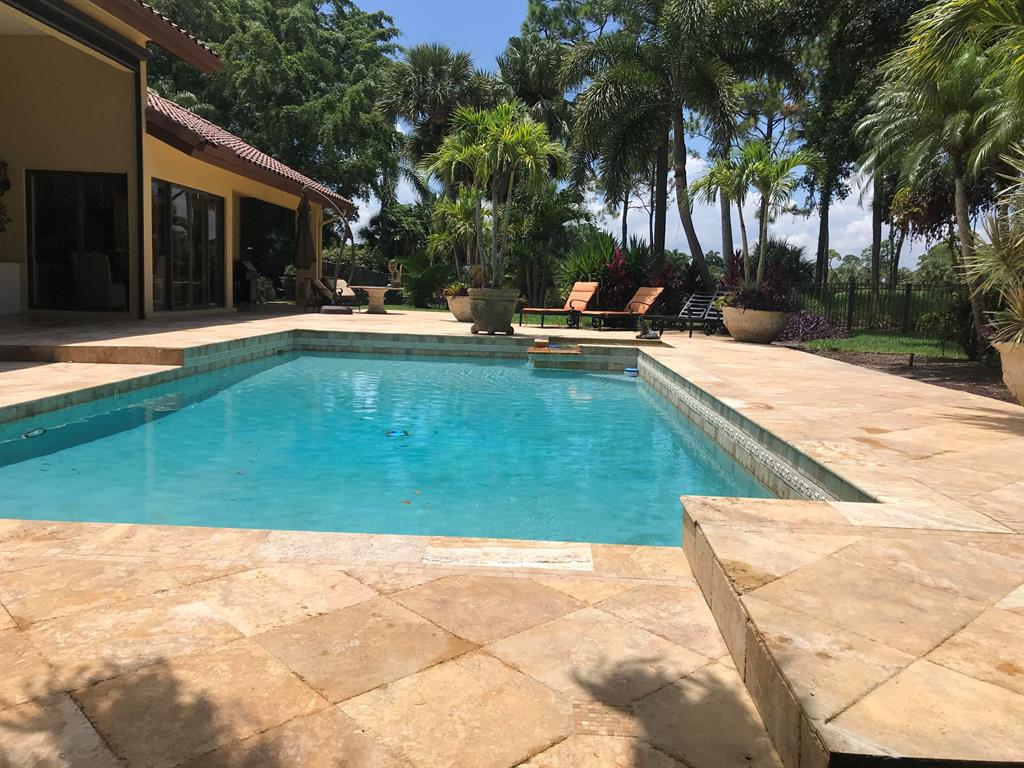 BREAKERS WEST - Residential