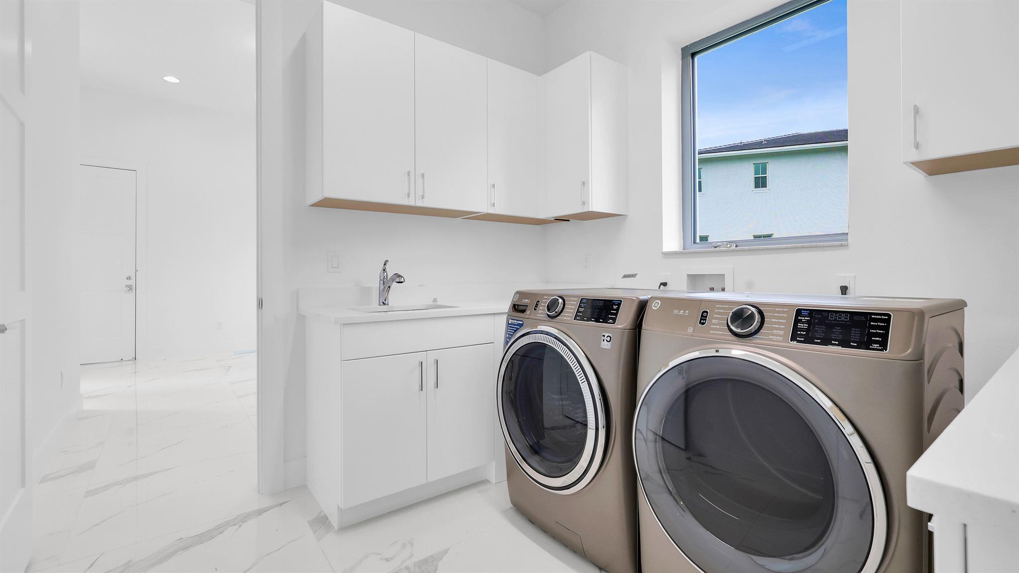 ALTON NEIGHBORHOOD - Residential