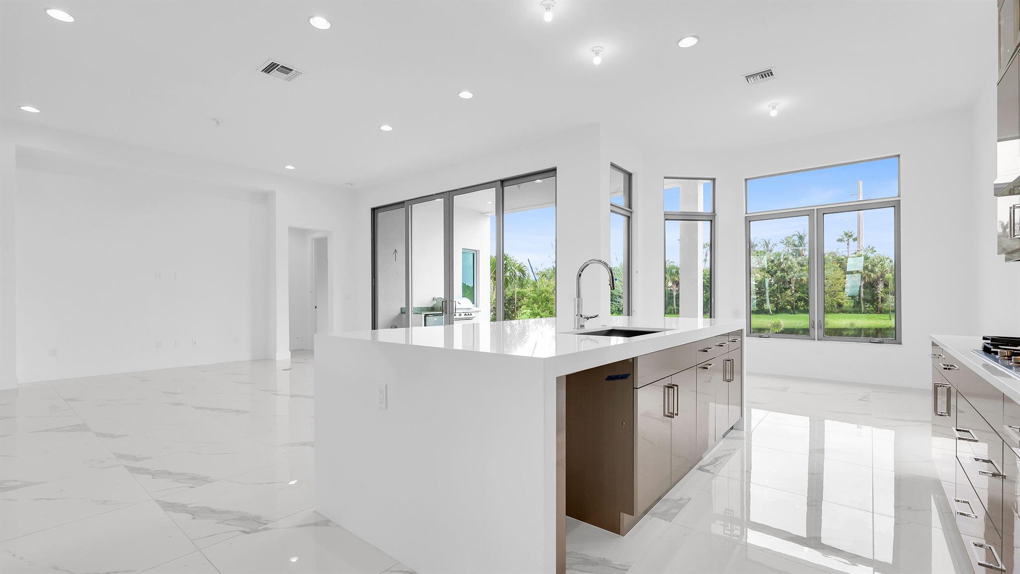 ALTON NEIGHBORHOOD - Residential