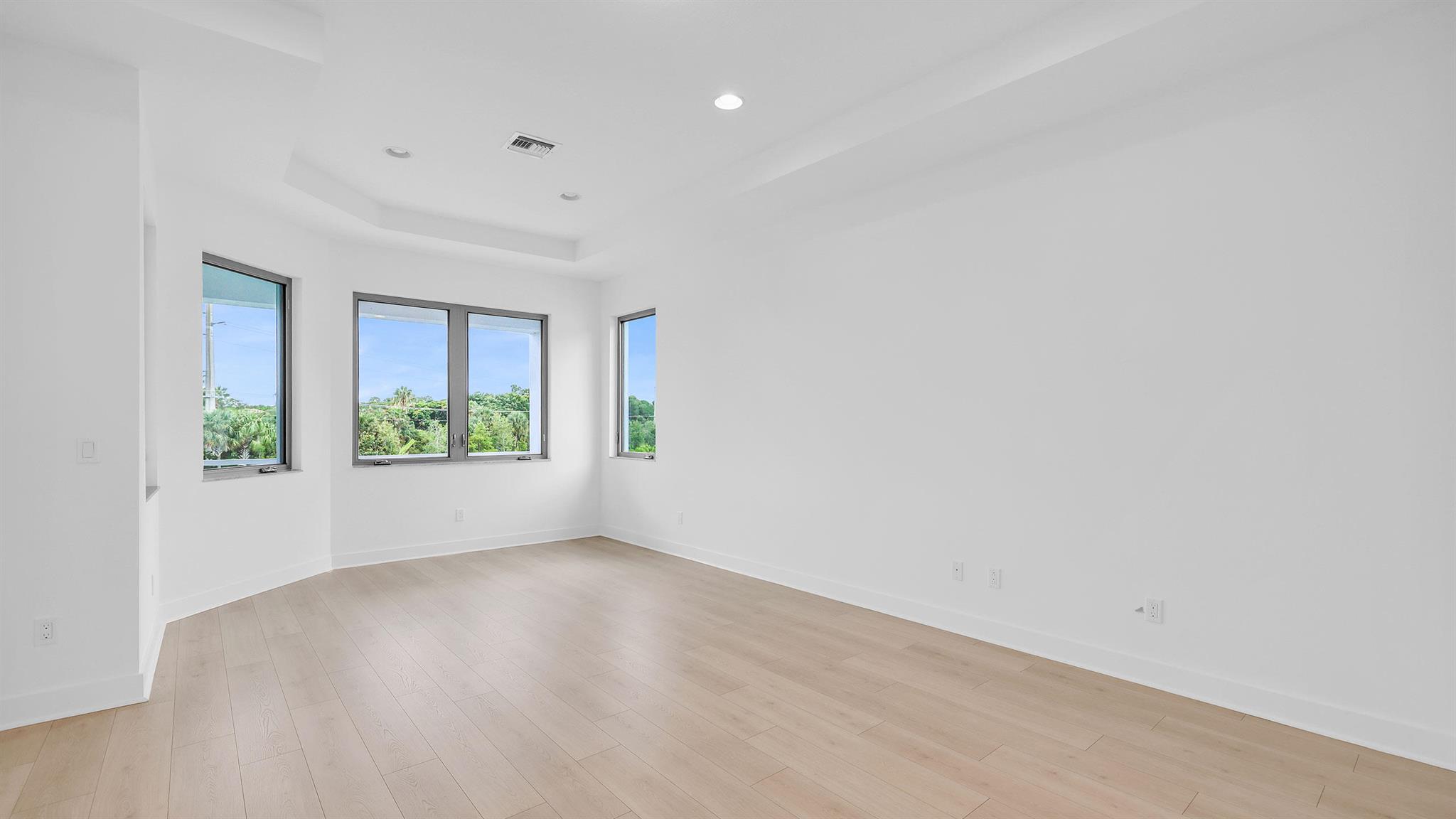 ALTON NEIGHBORHOOD - Residential