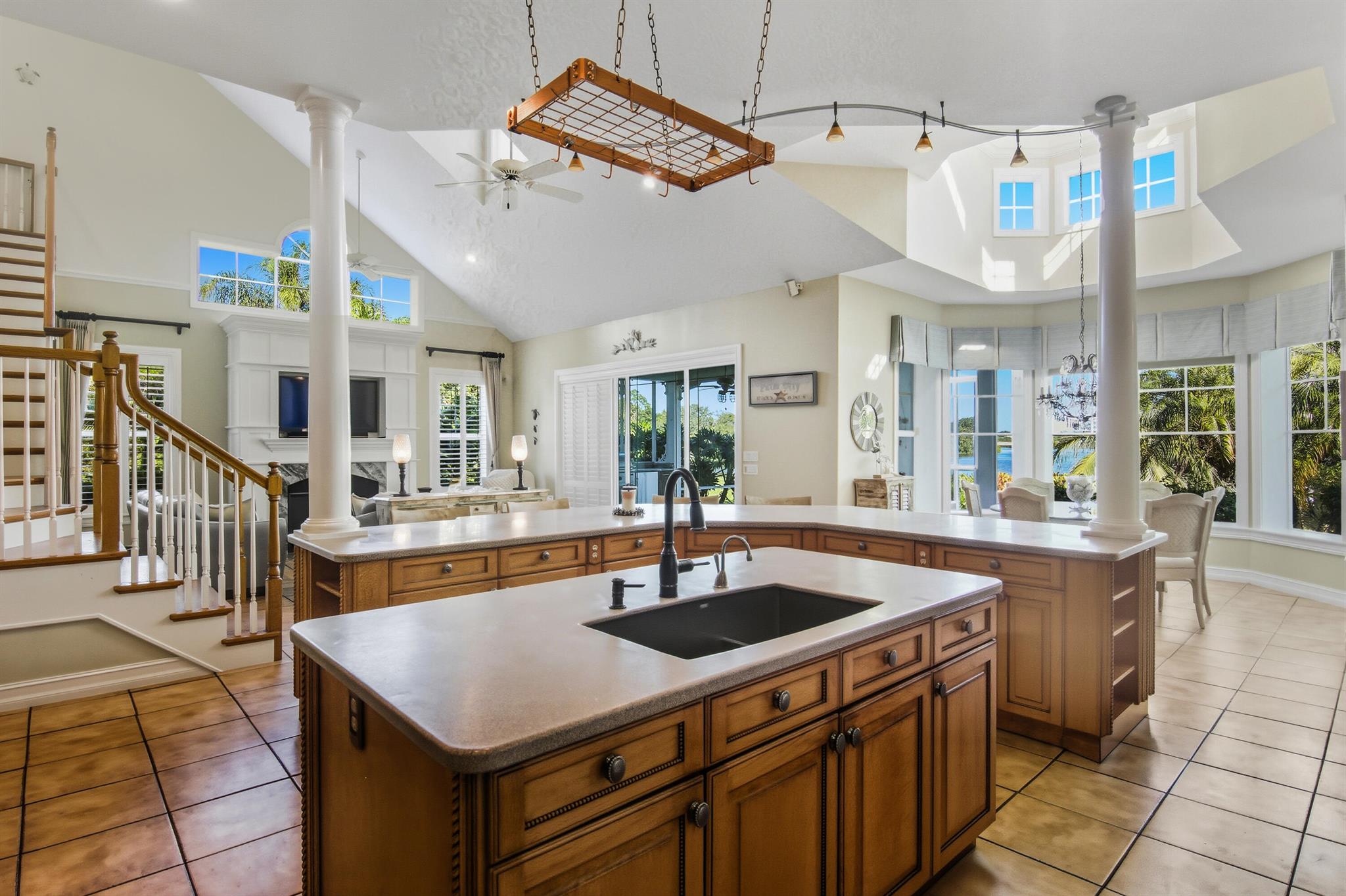 HARBOUR BLUFF - Residential