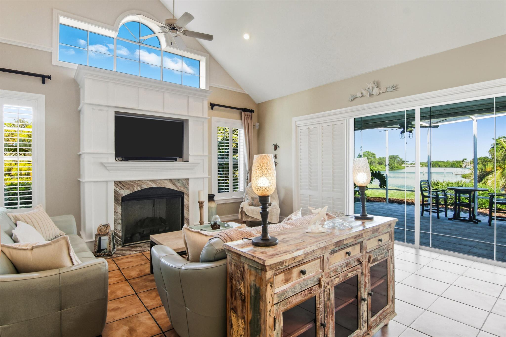 HARBOUR BLUFF - Residential