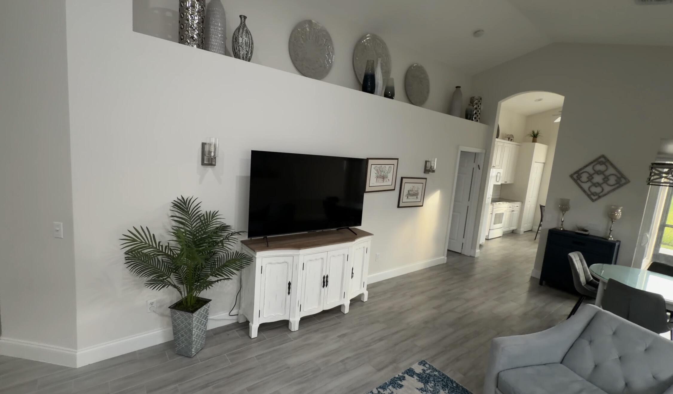 Valencia Falls - Residential