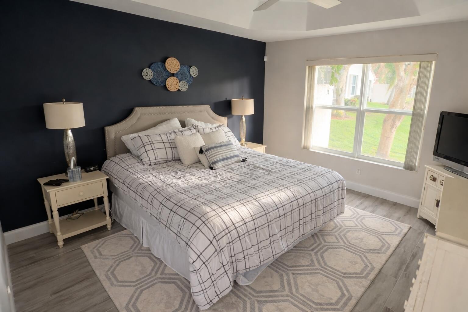 Valencia Falls - Residential