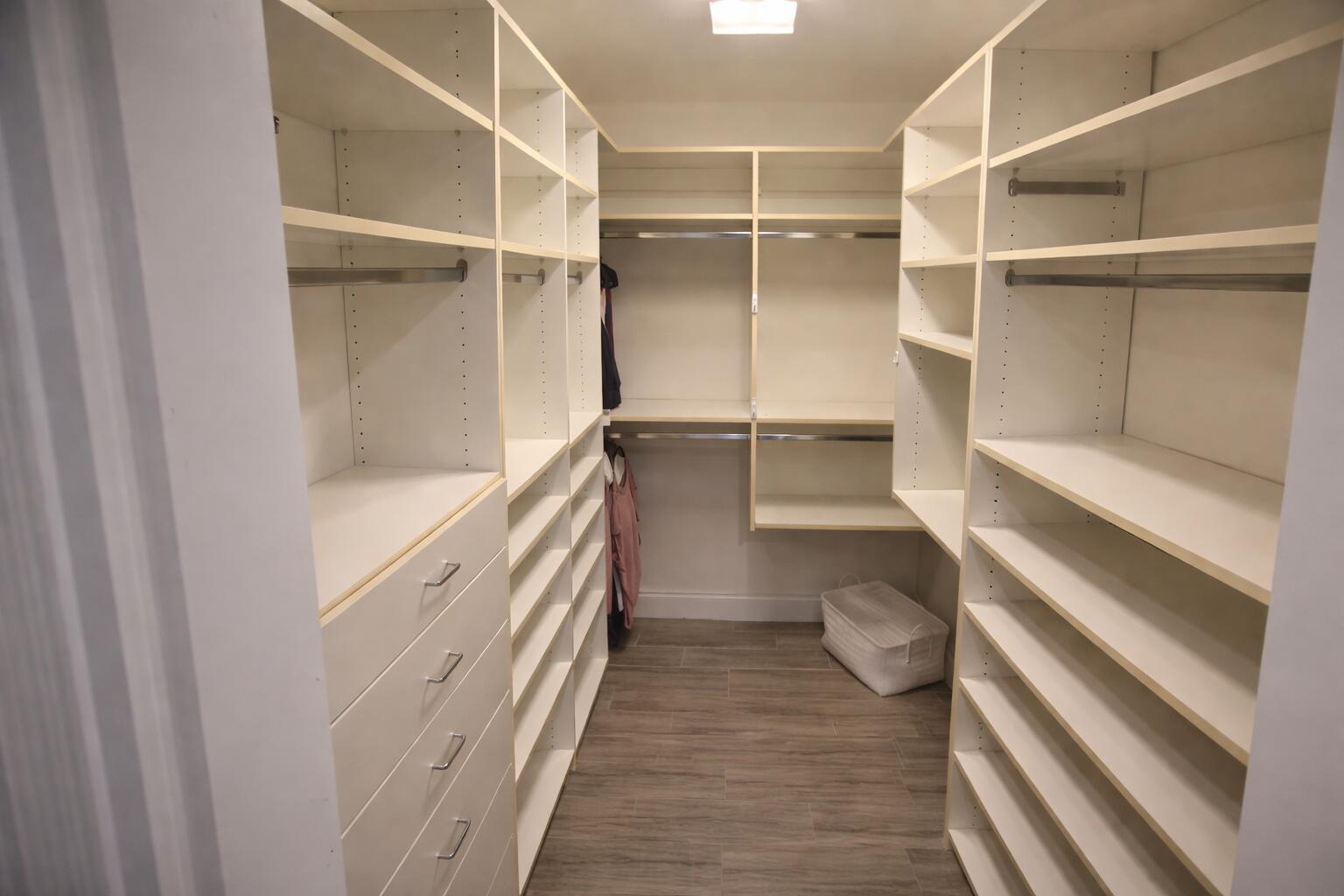 Valencia Falls - Residential