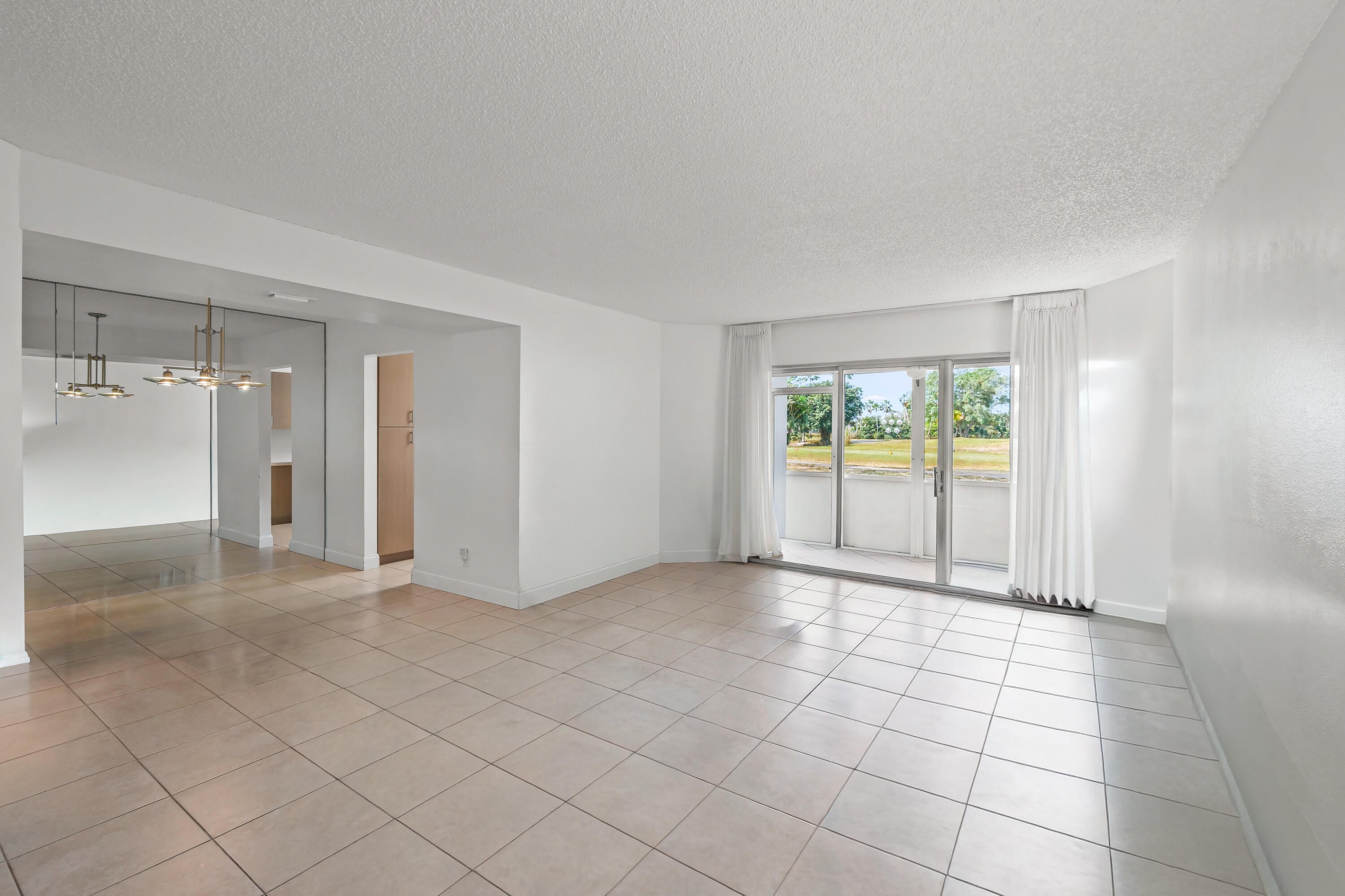 3871 VIA POINCIANA 104