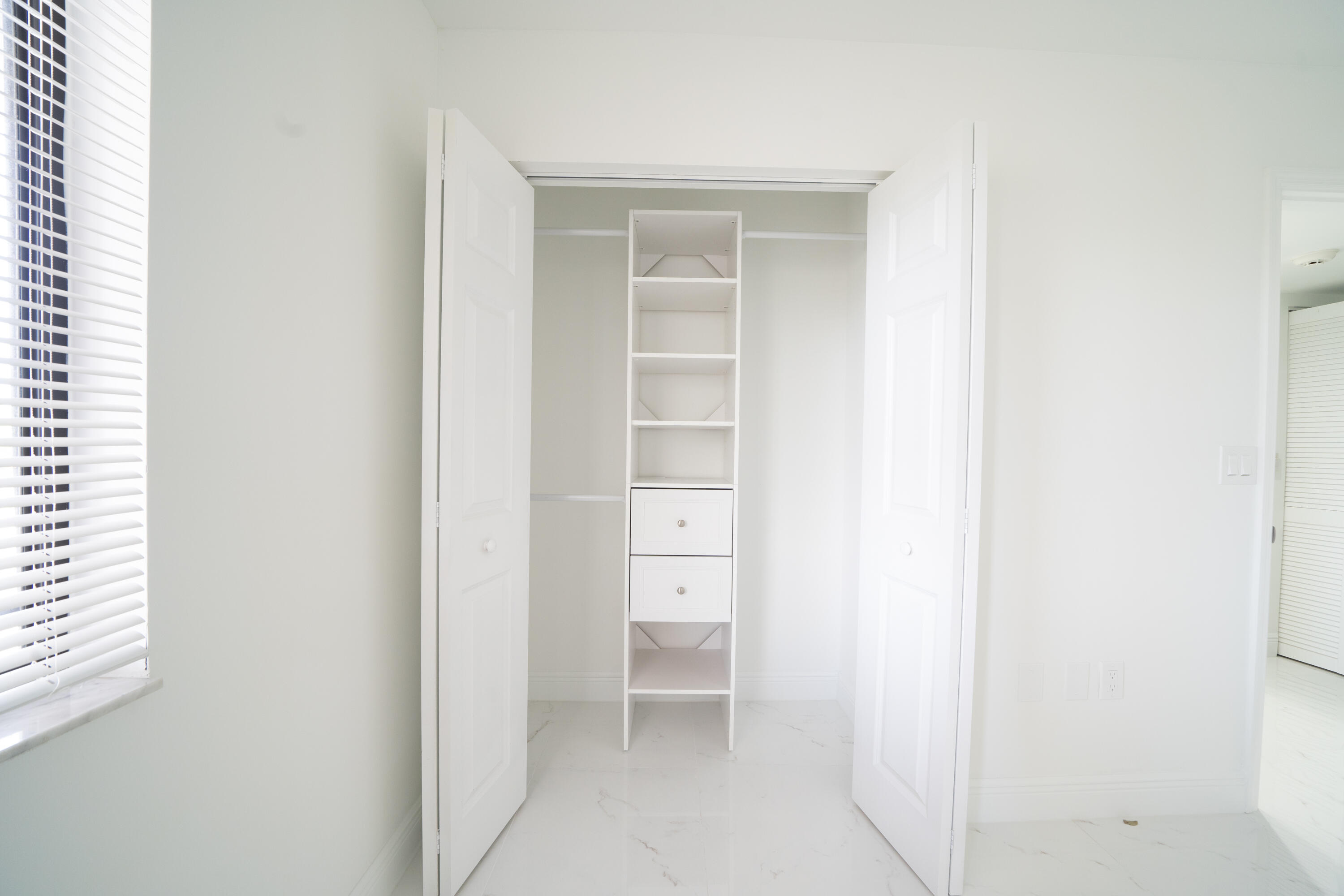 HUNTINGTON POINTE - Residential