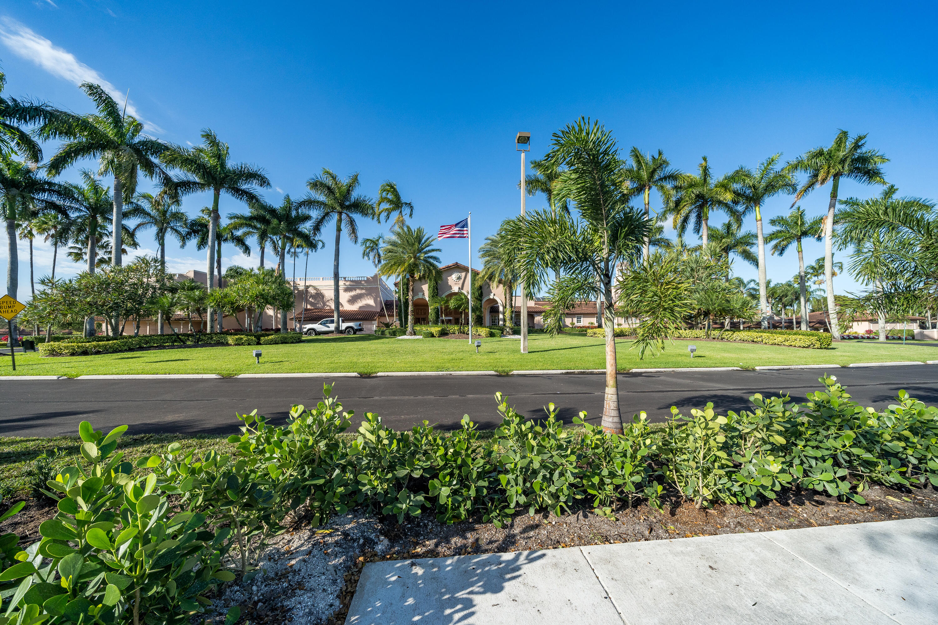 HUNTINGTON POINTE - Residential