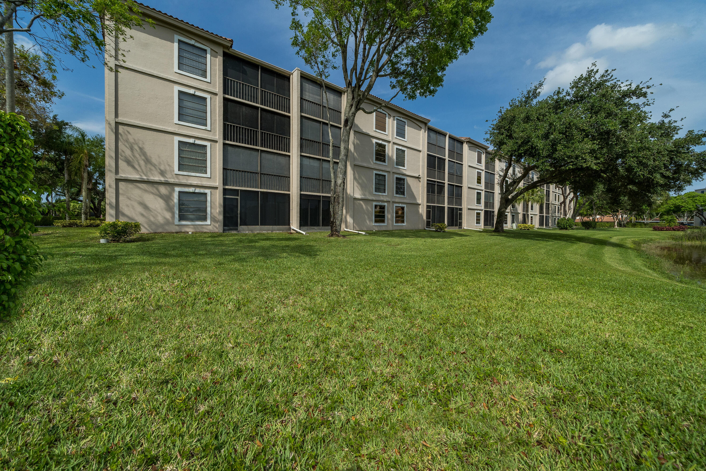 HUNTINGTON POINTE - Residential